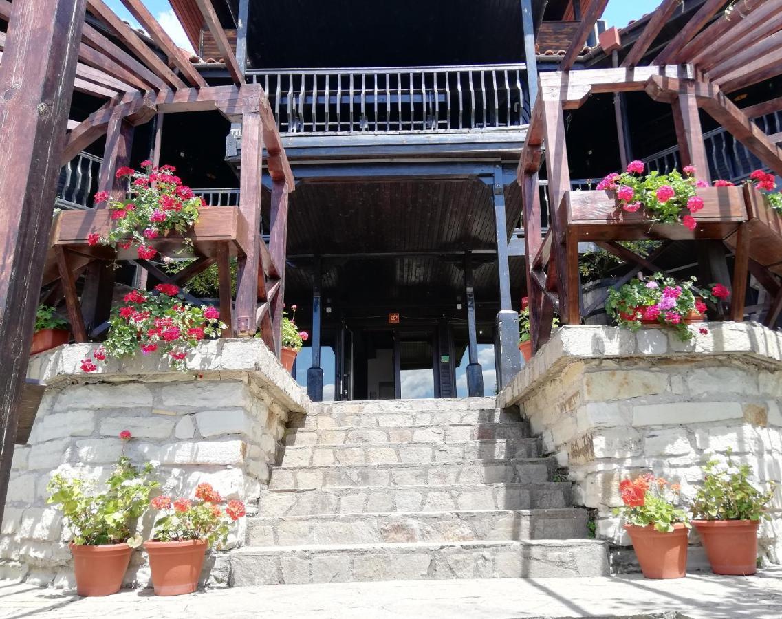 Trifon Zarezan Family Hotel Glavatartsi Bagian luar foto