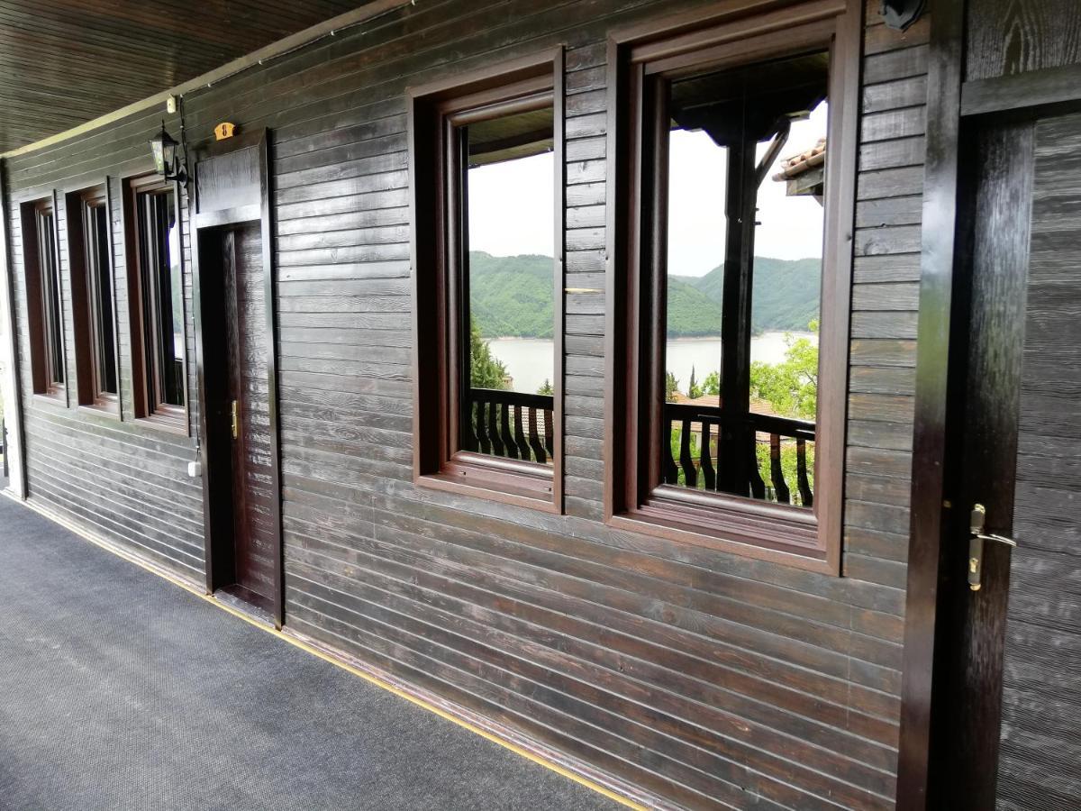 Trifon Zarezan Family Hotel Glavatartsi Bagian luar foto